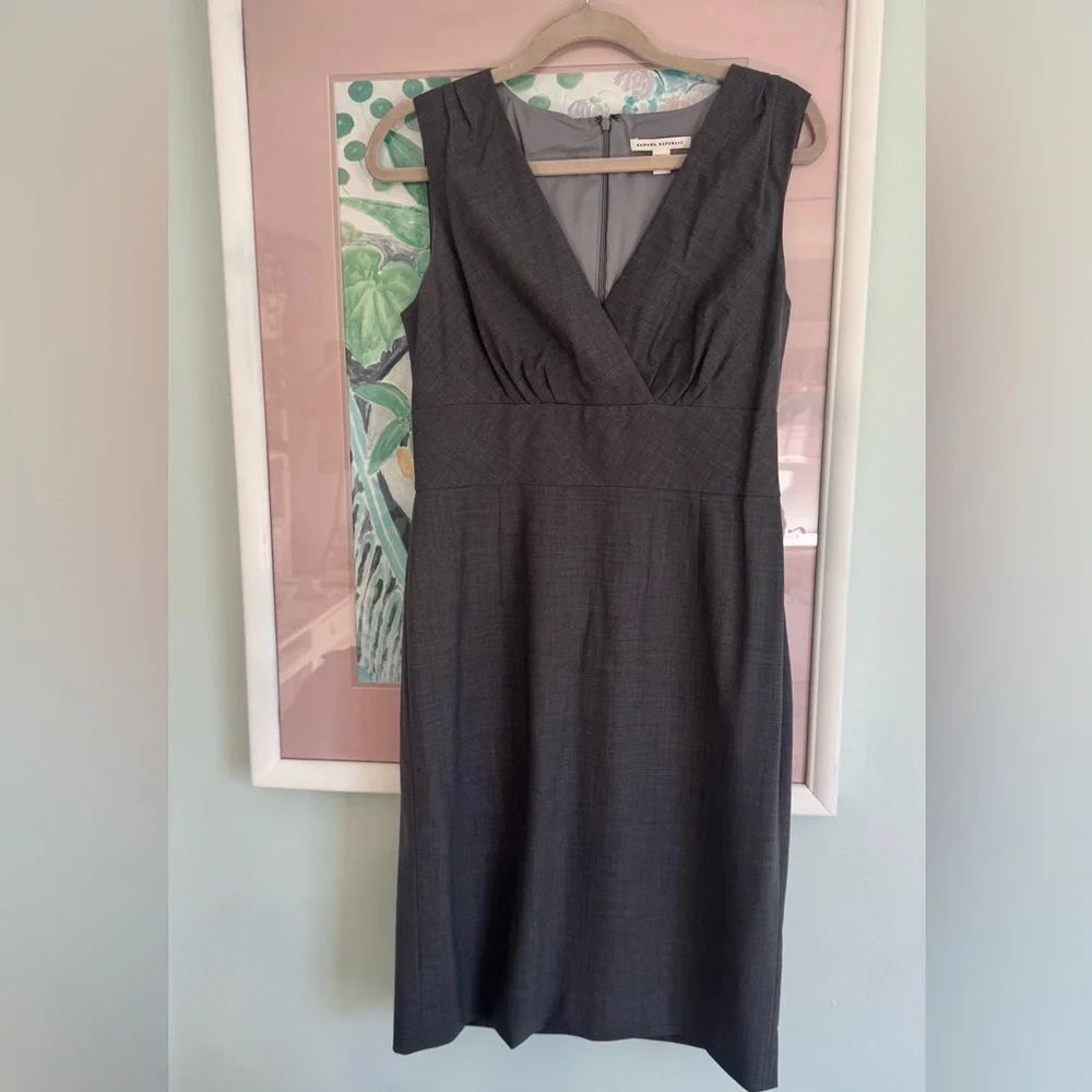 Banana Republic Charcoal Suit Set - Picture 4 of 9
